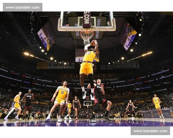 NBA总决赛湖人对热火攻防博弈球星对位与战术走势解析 NBA总决赛湖人对热火攻防博弈球星对位与战术走势解析